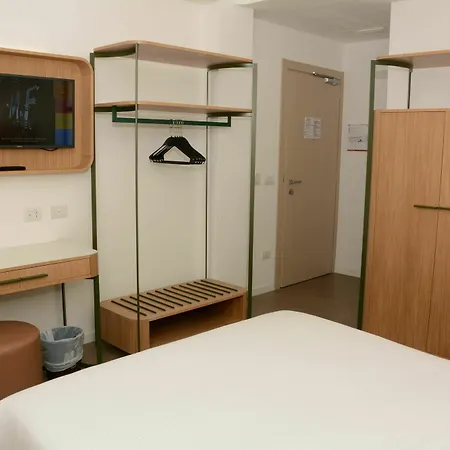 Hotel M&f 4*